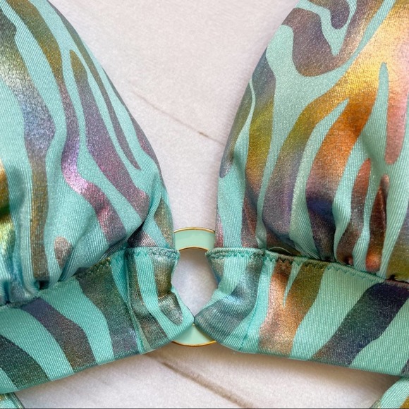 ❌SOLD❌Victoria’s Secret Push Up Bikini Top Green Purple Iridescent Print Size XS - Picture 4 of 10